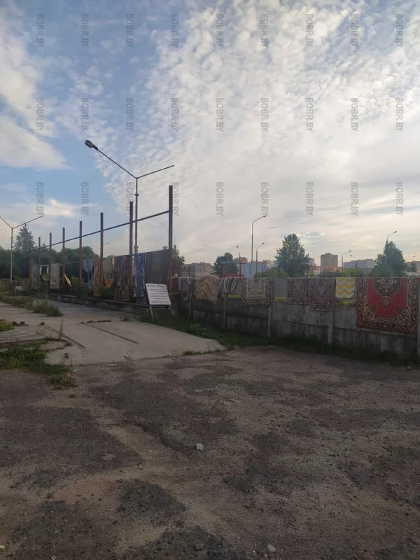 Ковры прилетели. Присели отдохнуть.
