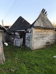 нуждаюсь в РАЗБОРКЕ и ВЫВОЗЕ старого строения