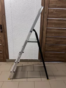 Стремянка на 4 ступеньки