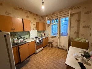 Просторная 4-комн. квартира напротив ТЦ "Корона". 37000 у.е