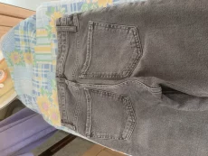 Продам женские фирменные джинсы
