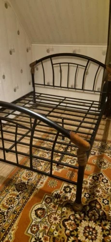 Кровать двуспальная