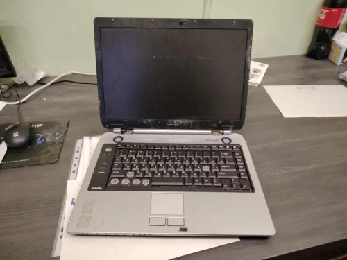 2 ноутбука ASUS И TOSHIBA