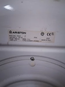 Стиральную машину Ariston на запчасти