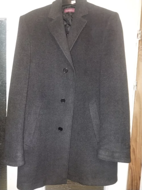 Продам пальто новое