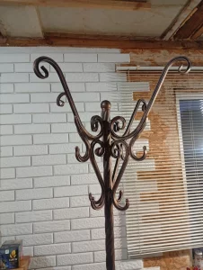 Напольная вешалка