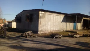 Утепленный склад отлично подойдет под СТО (высота потолка 4 метра)