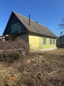 Крепкий жилой дом в деревне Калинино
