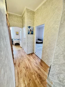 Просторная 3-комнатная квартира в центре города — район пл. Ленина