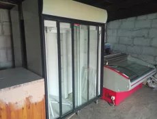 Витрины и шкафы холодильные, все рабочие