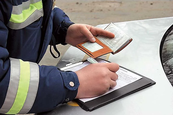 Штрафы за нарушение ПДД выросли с 1 января. Считаем, во сколько обойдется неоправданный риск на дороге
