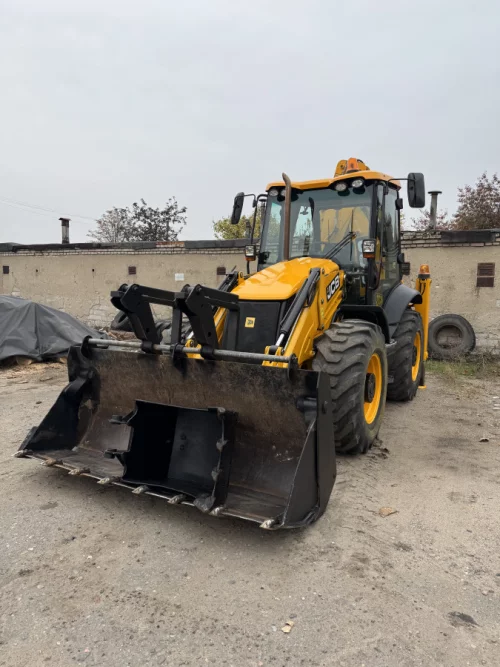 Уборка, чистка снега экскаватором- погрузчиком JCB