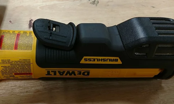 Обзор угловой шлифовальной машины DeWalt DWE43244N