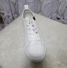 Кроссовки