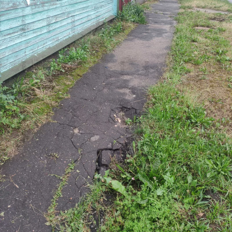 Пешеходная дорожка, которую мы заслужили, рядом кстати провал, тогда и можно провалиться Если вдруг ночью идти.