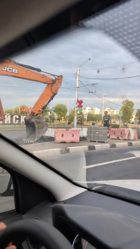 Что-то роют на перекрестке Минской и Георгиевского