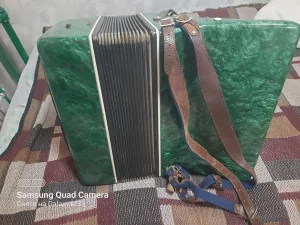 Аккордеон Мрия. 150 р. Или обменяю