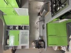 Кухня с бытовой техникой