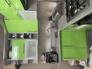 Кухня с бытовой техникой