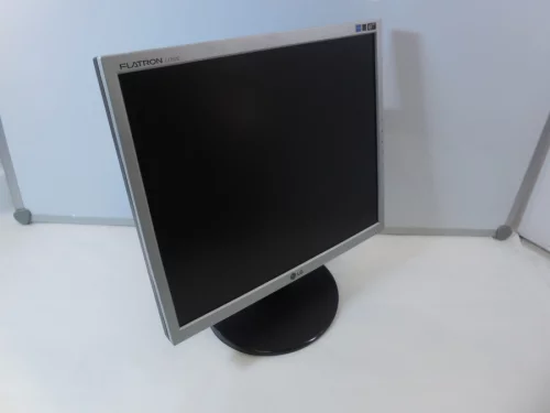 Монитор LG Flatron L1752SQ