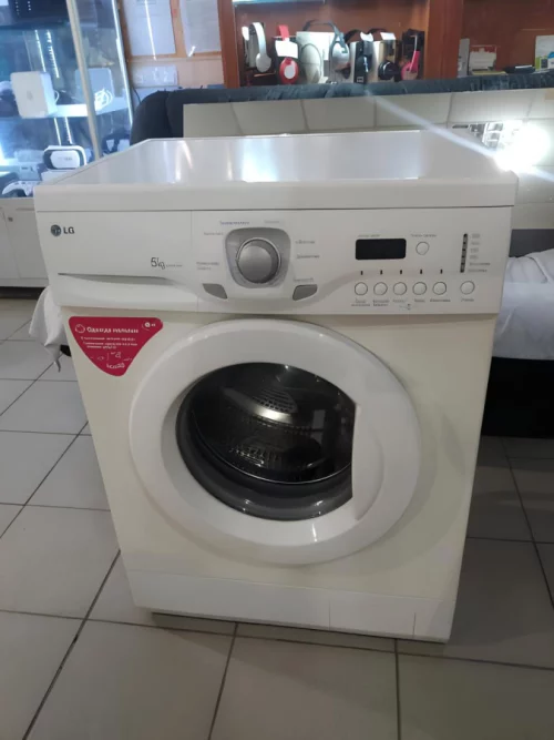 Стиральная машинка LG 5кг (150 руб)