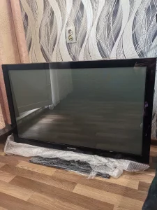Телевизор 42 дюйма, 100р