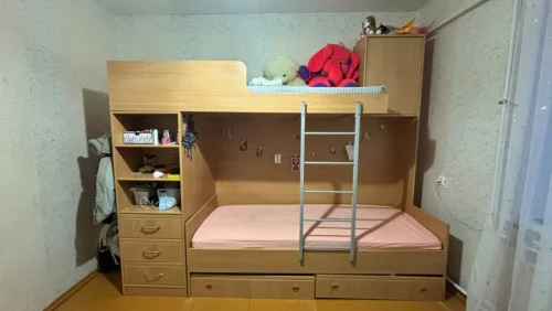 Двух-ярусная кровать