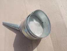 лейка с сеткой для заправки авто