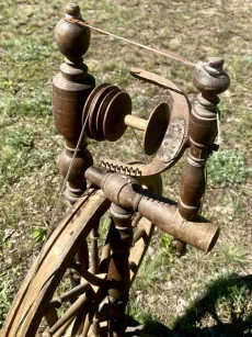 Старинная прялка