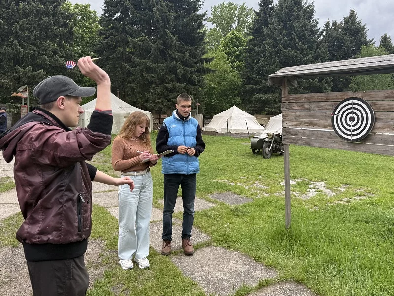 В ТЦСОН Ленинского и Первомайского районов Бобруйска прошли соревнования по дартсу среди посетителей центра