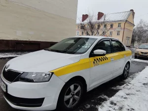 Водитель в такси
