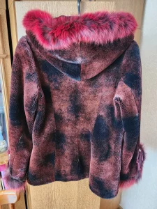 Натуральный полушубок из мутона 10 руб