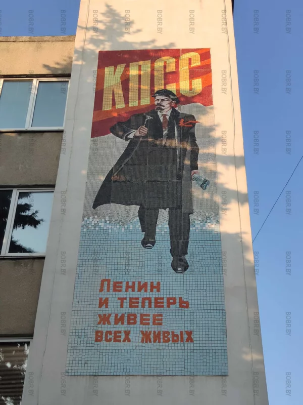 Не подскажите какой нынче год за окном?