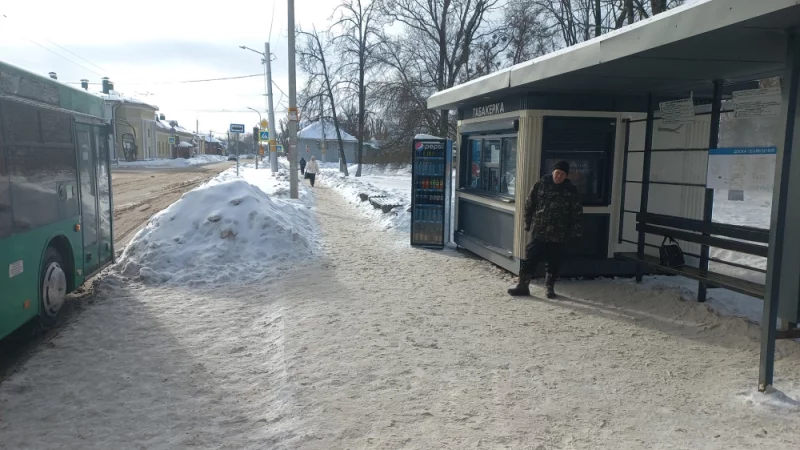 Жаль что у Табабакерок нет обязательства чистить площадку у своей точки, так бы город был чище