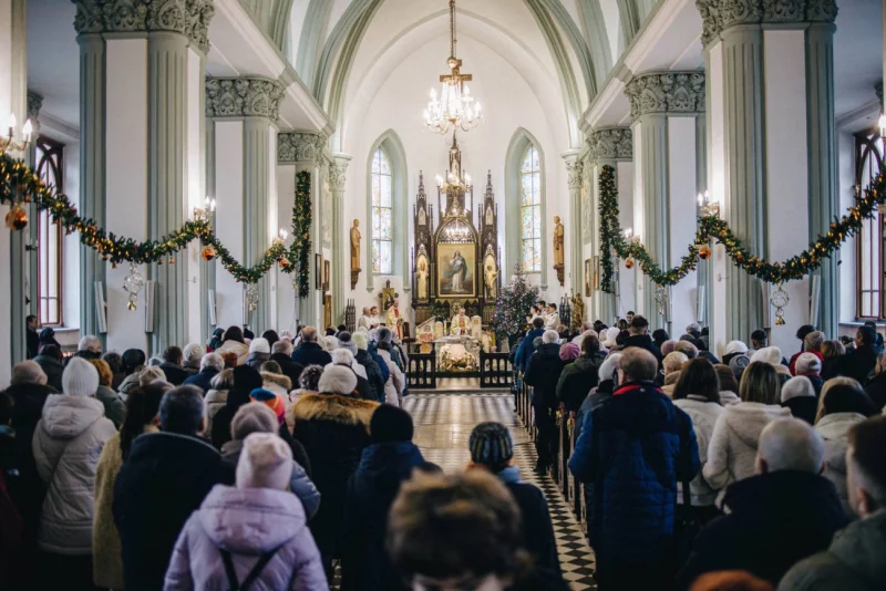 Бобруйскія каталікі сустракаюць Раство. Фота- і відэарэпартаж з касцела Беззаганнага зачацця Найсвяцейшай Панны Марыі