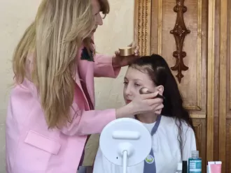 Мастер-класс по красоте для воспитанниц Каменской школы-интерната