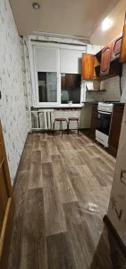 Двухкомнатную квартиру на длительный срок(от года)