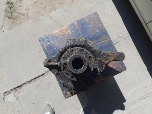 Новый поворотный кулак газ 66 (в заводской смазке)