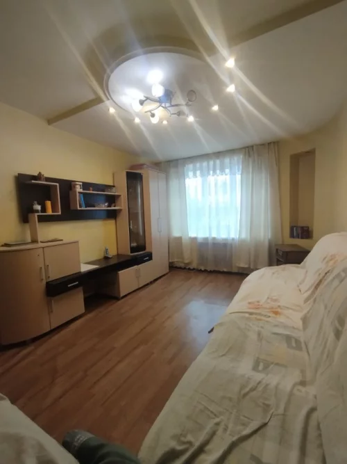 в д. Вишневка двухкомнатная квартира.