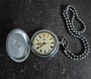 Карманные часы «Молния» производства СССР