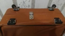 Большой чемодан (70х51х18) со съёмными колёсиками