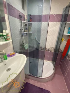 Двухкомнатной квартиры с прекрасным видом из окна