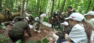 Бобруйские поисковики группы «Обелиск» нашли останки двух пилотов времён ВОВ у деревни Калинино