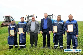 Профсоюз АПК Бобруйщины наградил механизаторов «Михалевской Нивы» за высокие результаты