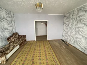 2-комнатная квартира в центре города, 6-й этаж 9-эт. кирп. дома