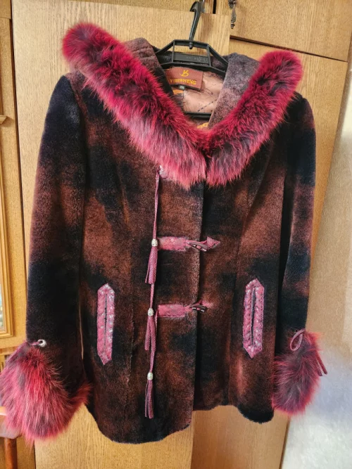 Натуральный полушубок из мутона 15 руб