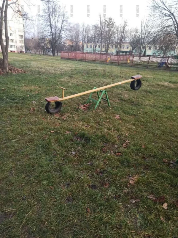 А за что держаться другому?