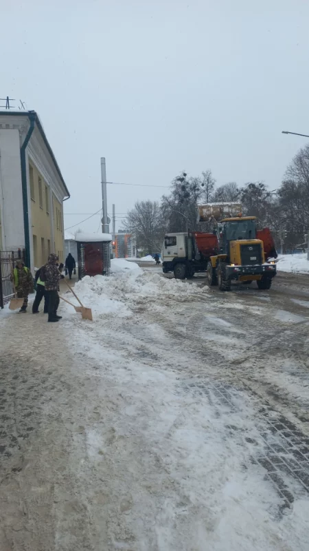 Уборка даже в субботу
