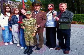 Возложение цветов, праздничный концерт и чествование ветерана: в Бобруйске отпраздновали День танкиста