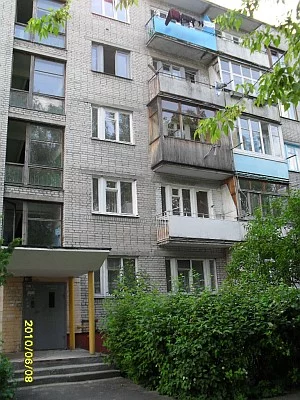 Ребенок выпал из окна